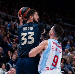 El Barça derrota a Obradoiro liderado por un estratosférico Mirotic (94-77)