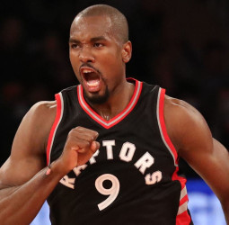 Ibaka, tres años más en los Toronto Raptors
