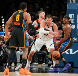 Furiosa reacción de los Thunder para empatar la serie, 106-149 [1-1]