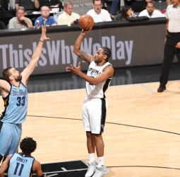 [2-0] Los Spurs a velocidad de crucero a ritmo de Leonard (82-96)
