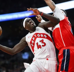 Toronto remonta a base de Siakam