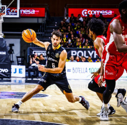 Lenovo Tenerife a otra F4 de la mano de Marcelinho Huertas y Bruno Fitipaldo (84-72)