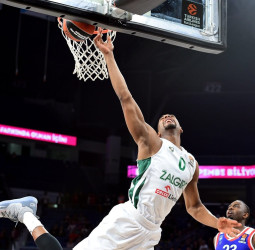 Brandon Davies confirma que por el momento no ha firmado nada con el Real Madrid