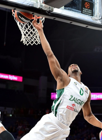 Brandon Davies confirma que por el momento no ha firmado nada con el Real Madrid