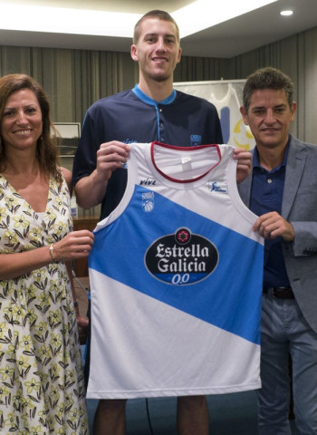 Matt Thomas: “Me siento muy afortunado de formar parte de esta familia y este club en mi primera experiencia como profesional”