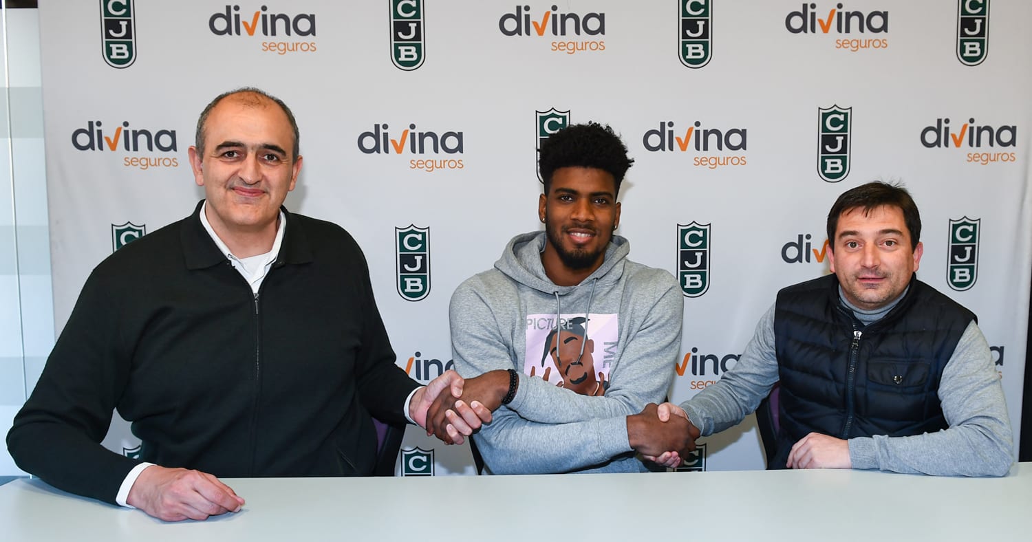 Shawn Dawson prolonga su contrato con el Divina Seguros Juventud hasta junio de 2020