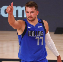 Los Dallas Mavericks ejercitan su opción para extender el contrato de Luka Doncic