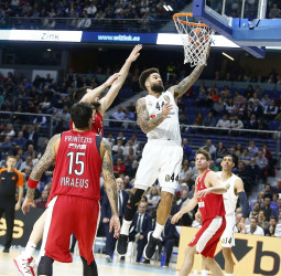 Jeff Taylor continuará jugando en el Real Madrid