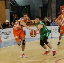 Leyma Coruña gana y se coloca un paso del nirvana, 95-82