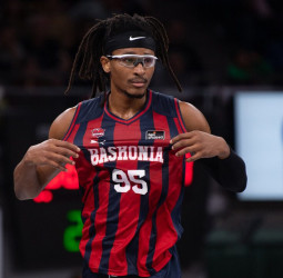 El Baskonia vuelve a reaccionar con una sólida segunda mitad ante el Valencia (83-74)