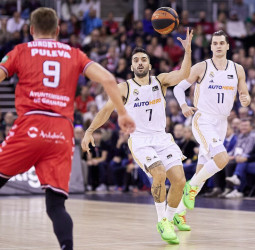 Campazzo neutraliza la ilusión nazarí y mantiene invicto al líder (76-83)