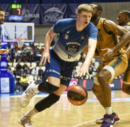 Evans lidera a un Coosur Betis que acaba con Monbus en la prórroga (86-93)
