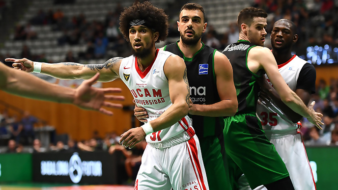 Askia Booker, Jugador de la Jornada 31