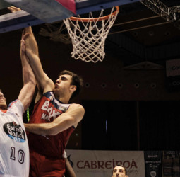 El Monbus Obradoiro se gusta ante el Baxi Manresa (97-83)