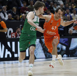 Kevin Pangos, en la agenda del Unics Kazan