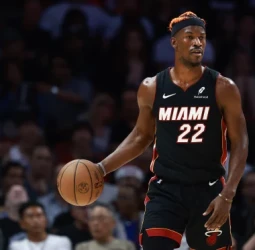 Los Miami Heat vuelven a suspender a Jimmy Butler