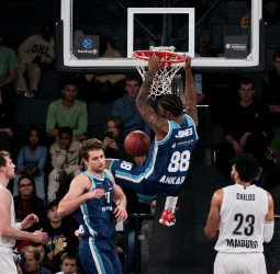El Anadolu Efes, muy interesados en el interior Tyrique Jones