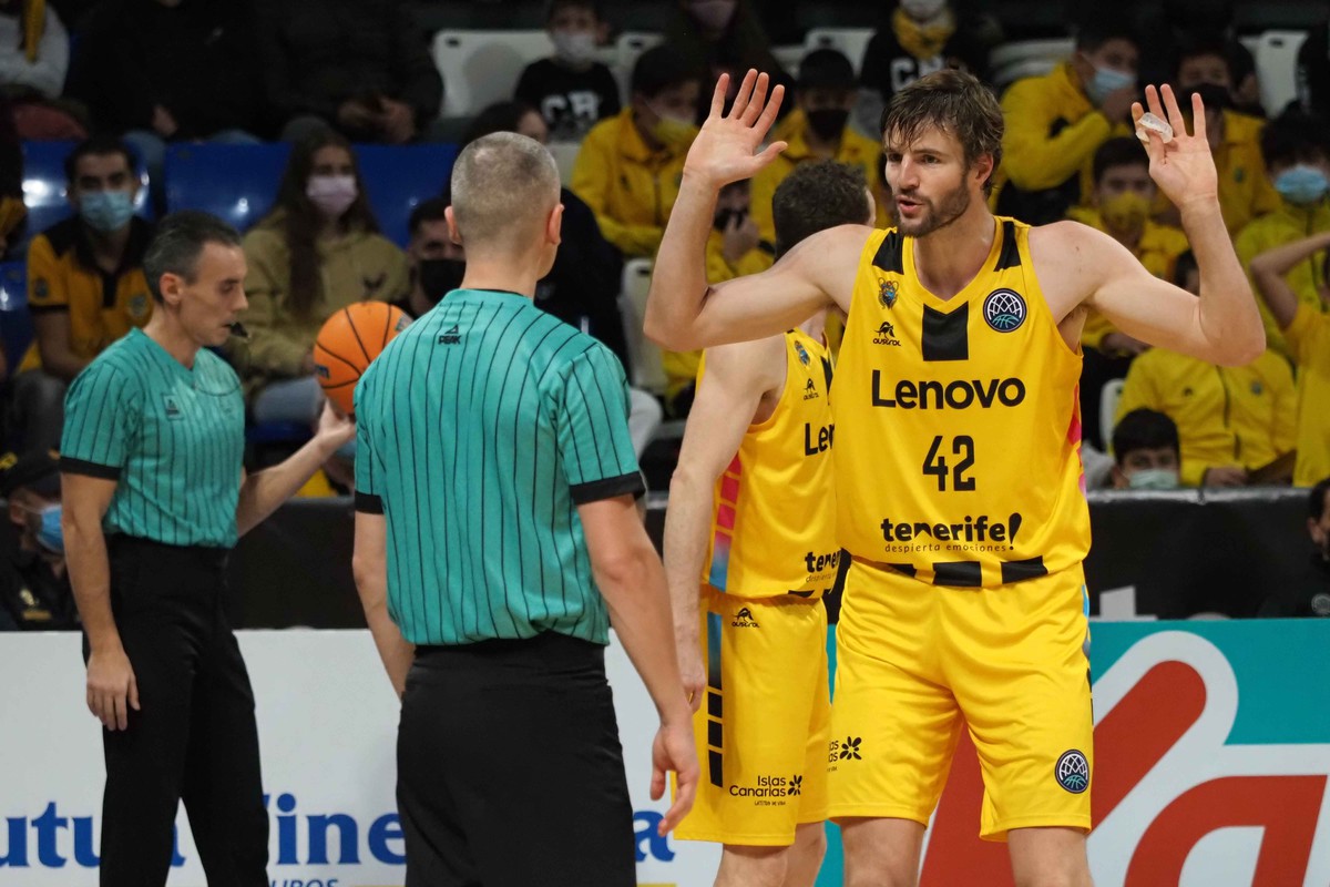 El Lenovo Tenerife cae en casa en la vuelta a la competición europea (83-99)