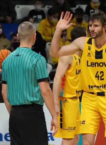 El Lenovo Tenerife cae en casa en la vuelta a la competición europea (83-99)