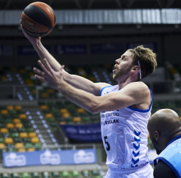 El San Pablo alarga su mala racha ante el Gipuzkoa Basket (79-90)