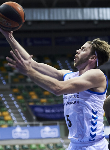 El San Pablo alarga su mala racha ante el Gipuzkoa Basket (79-90)
