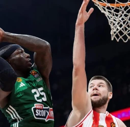 El Panathinaikos se mantiene en la pugna por estar en los cuatro primeros, 76-89