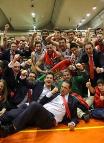 El Coviran Granada vence y abraza la LEB Oro