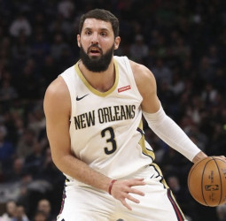 Davis & Mirotic lideran, Sixers supera a Clippers y los Bucks suman una más