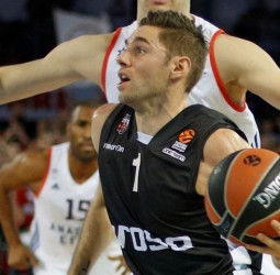 Fabien Causeur, objetivo exterior del Real Madrid