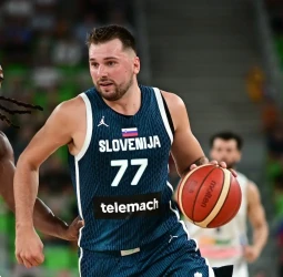 Doncic despeja las dudas de su lesión con otra exhibición