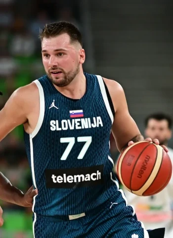 Doncic despeja las dudas de su lesión con otra exhibición