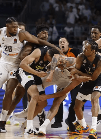 El bochorno se instala en el WiZink Center (80-95) [0-2]
