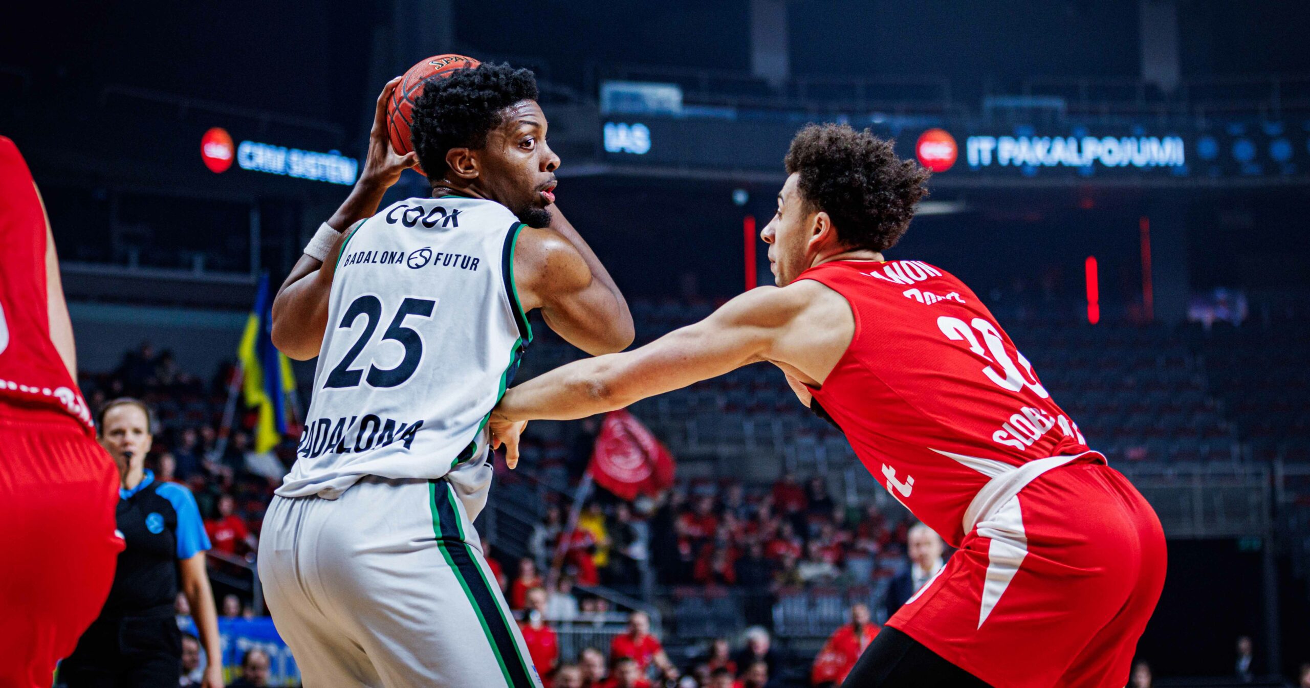 Colapso total en Riga, 94-80