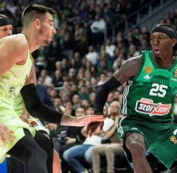 El Panathinaikos se lleva un cara o cruz ante el Barcelona, 90-89