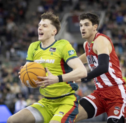 El Coviran Granada gana en un final apretado y sale del descenso (78-74)