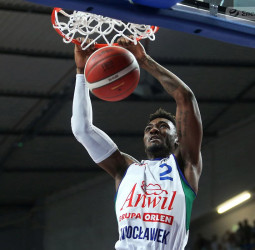 Jonah Mathews, cerca del Armani Milán