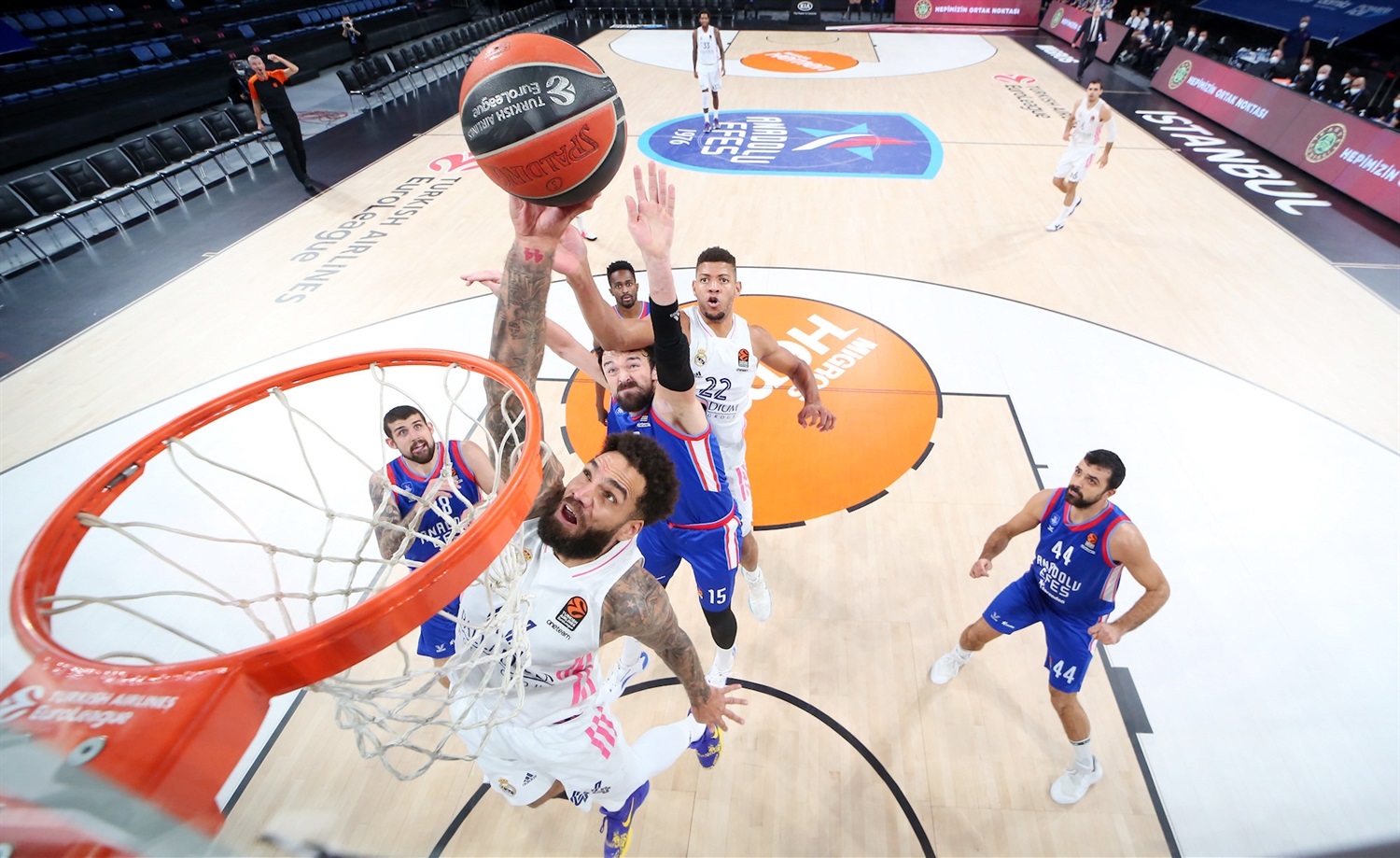 Previa Playoffs EuroLeague: Anadolu Efes vs Real Madrid, los blancos se enfrentan al poder otomano