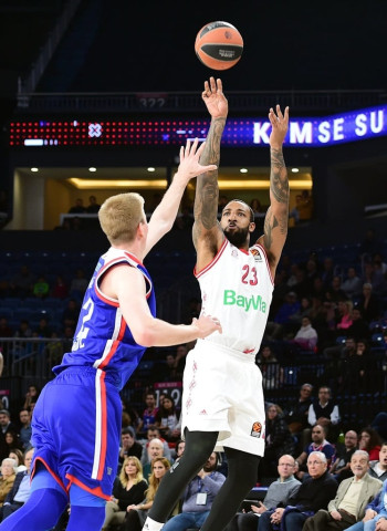 El Anadolu Efes se mostró muy superior al Bayern Munich (92-77)