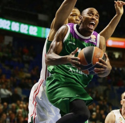 Jamar Smith, un año más en el Unicaja Málaga
