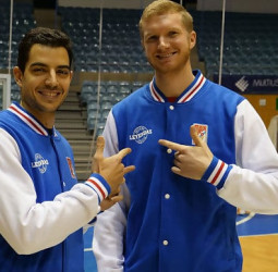 Monbus Obradoiro y Tiro Libre Scq presentan la chaqueta de las Leyendas