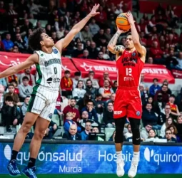 UCAM Murcia supera al Nanterre, 95-84