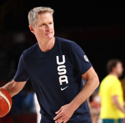 Steve Kerr: "¿Cuántos tienen oro como entrenador y jugador? No muchos..."