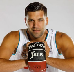 Felipe Reyes cumple 900 partidos con el Real Madrid