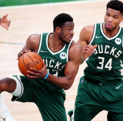 Thanasis Antetokounmpo, dos años más con los Milwaukee Bucks
