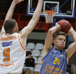 La séptima en Europa del Valencia Basket llega con épica en Grecia (68-71)