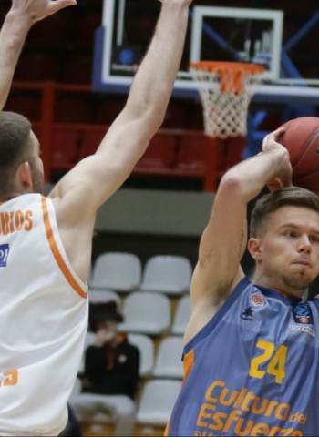 La séptima en Europa del Valencia Basket llega con épica en Grecia (68-71)