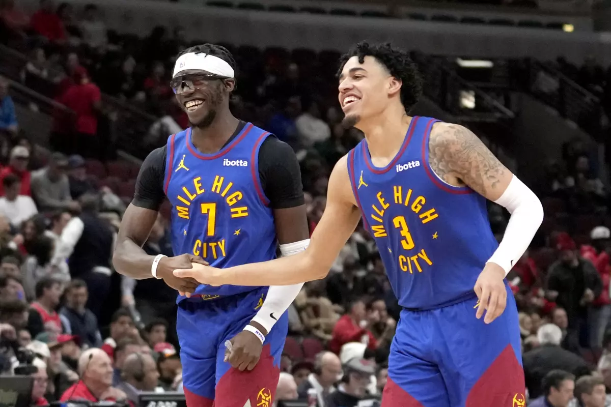 Los Nuggets vencen pese a la expulsión de Jokic