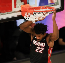 Los Heat colocan al borde del precipicio a los Bucks (115-100) [0-3]
