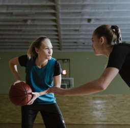 El baloncesto, un deporte beneficioso para mente y cuerpo