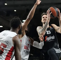 La Virtus Bolonia gana el cara o cruz ante el Baskonia, 76-74